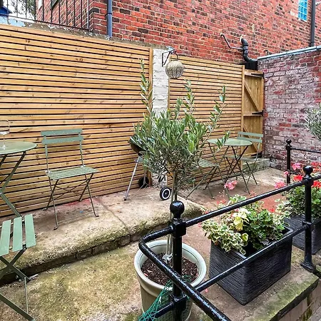 Botany Bay House * 휫비