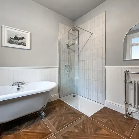 Botany Bay House * 휫비